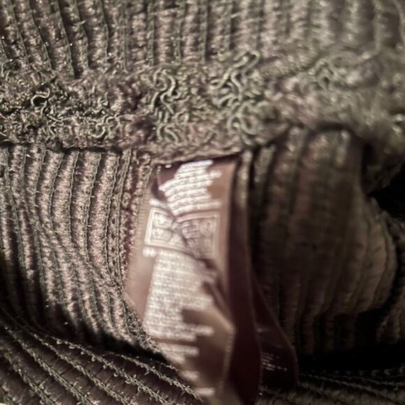 Forever 21 Stretchy Texture Black pull-on pencil skirt, size XL - Picture 5 of 5